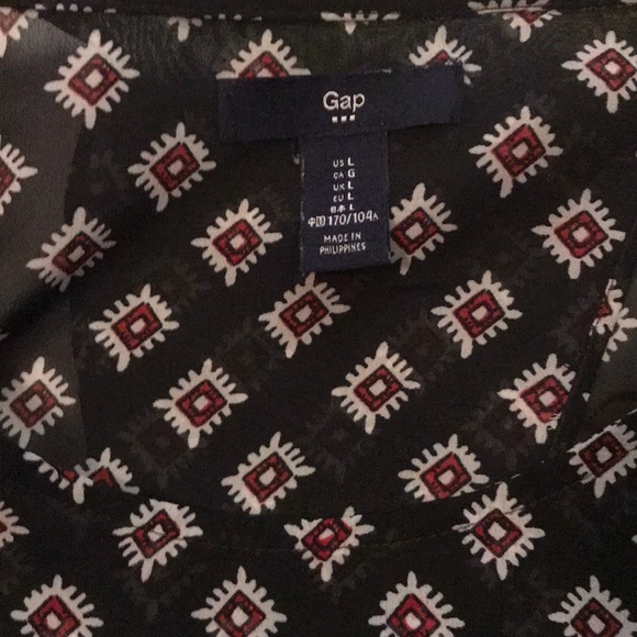 Sheer short sleeve and tulip open back Gap top - Picture 2 of 4